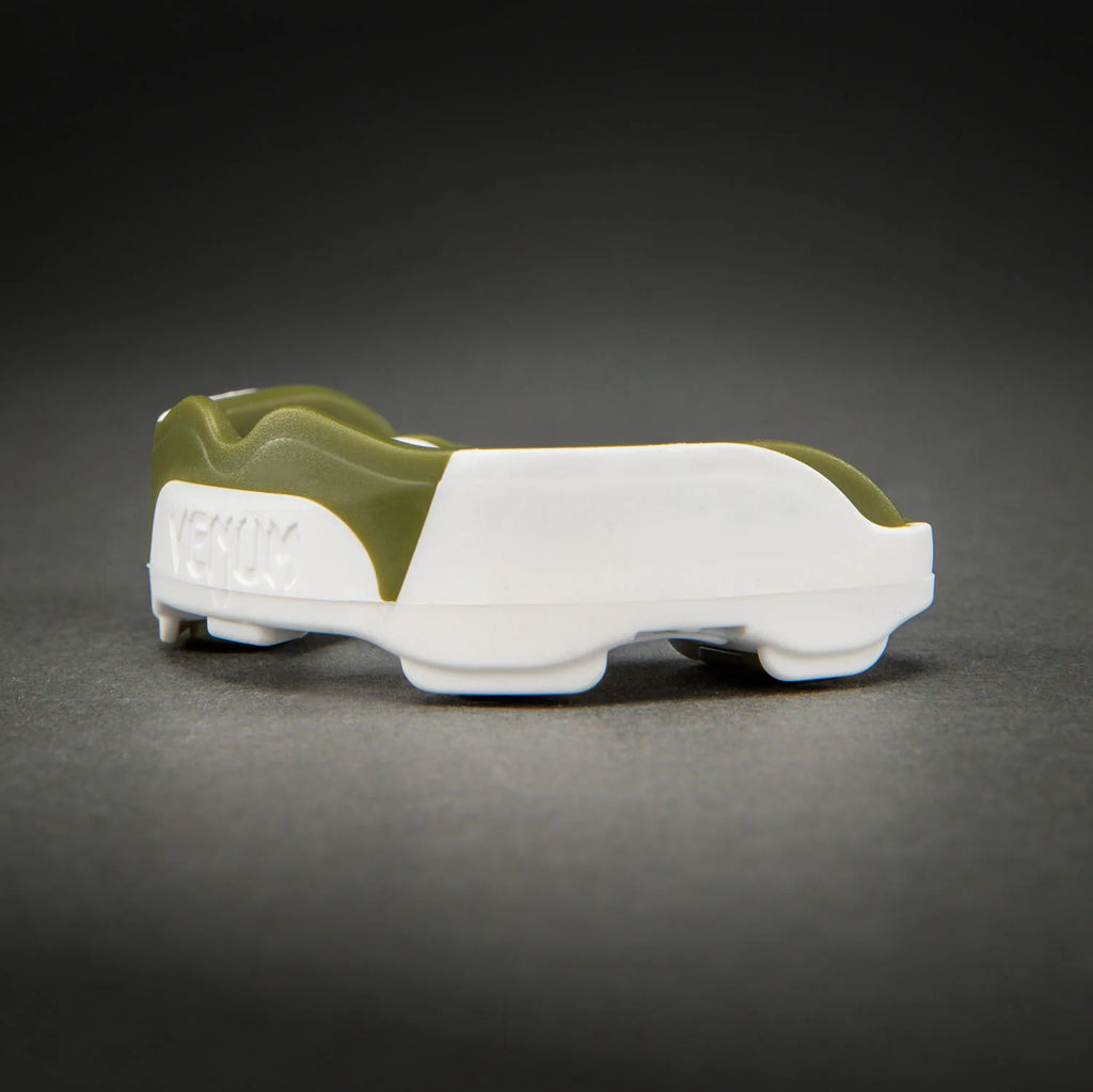 Protector bucal Venum Predator – Blanco/Kaki