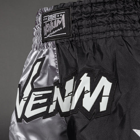 Shorts de Muay Thai Venum Inferno 2.0 - Gris/Negro