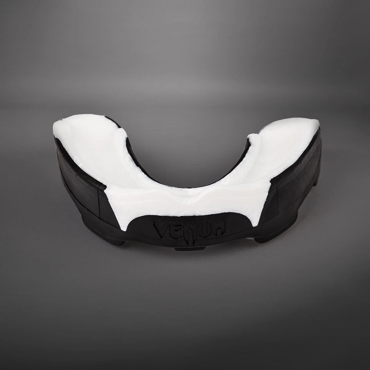 Protector bucal Venum Predator - Negro/Blanco