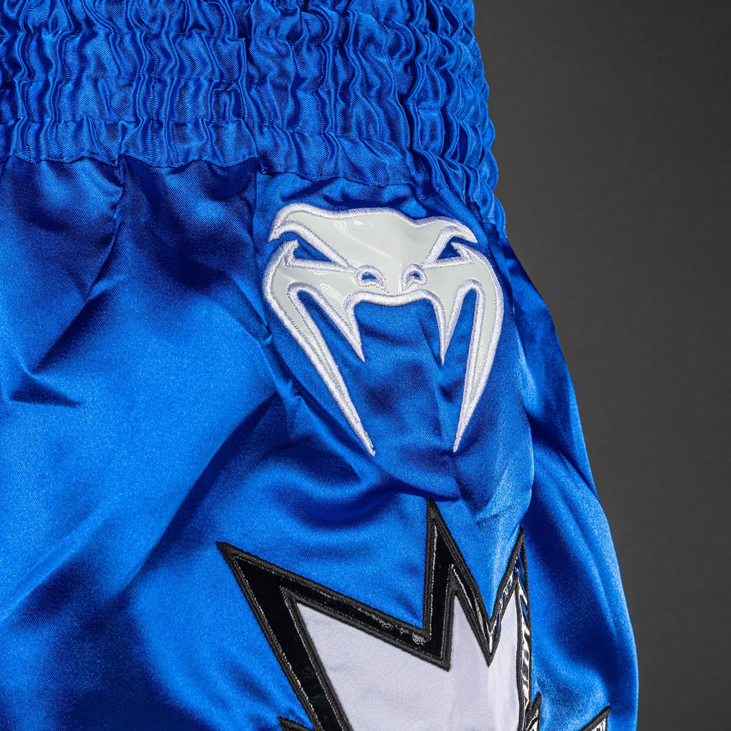 Shorts de Muay Thai Venum Inferno 2.0 - Blanco/Azul