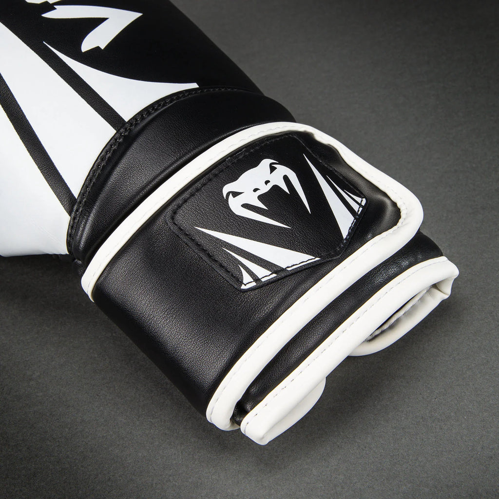 Guantes de boxeo Venum Challenger 2.5 – Negro/Blanco