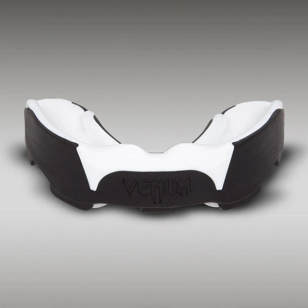 Protector bucal Venum Predator - Negro/Blanco