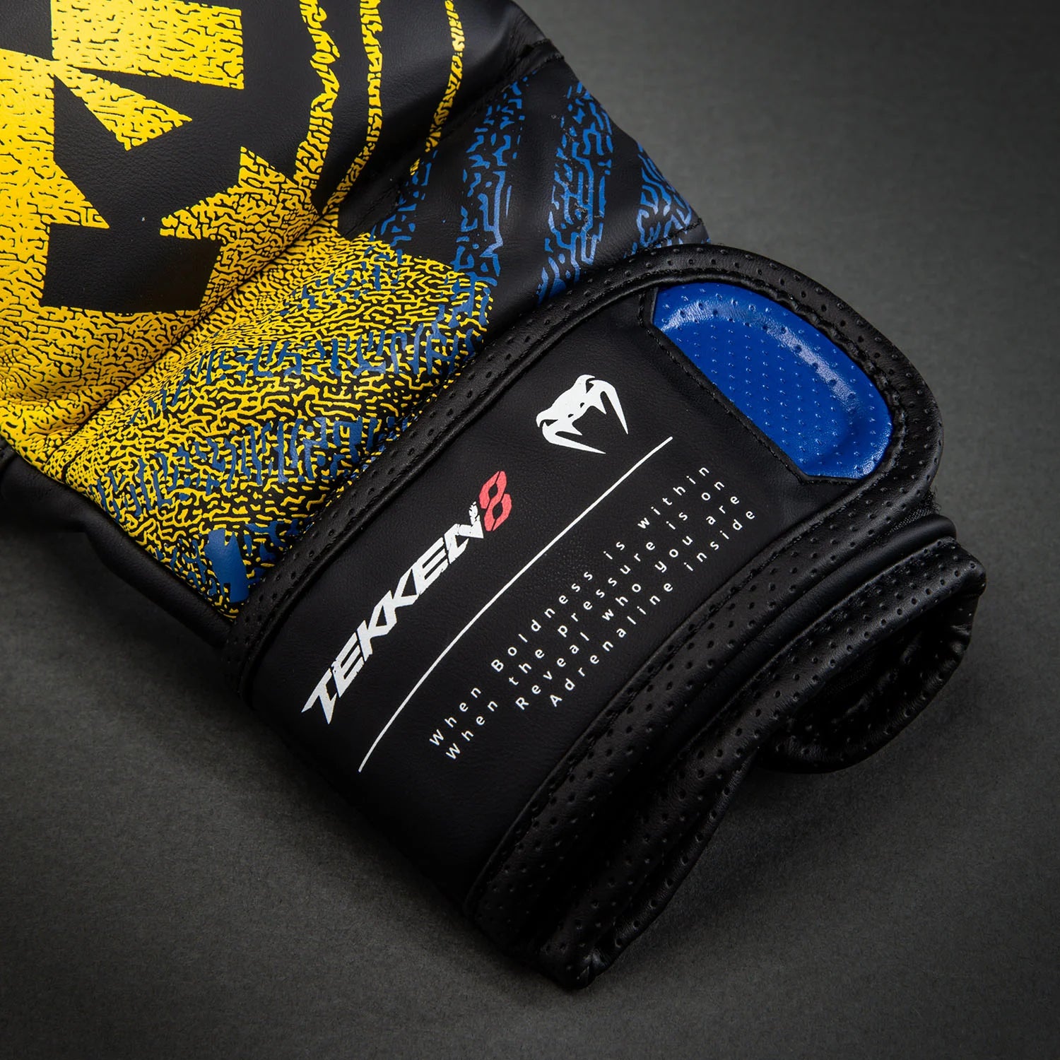 Guantes de Sparring Venum x TEKKEN 8 - Rey - Negro/Amarillo