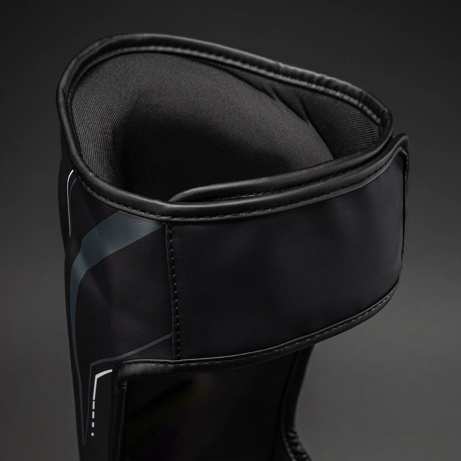 Espinilleras Venum Streamline - Negro/Blanco