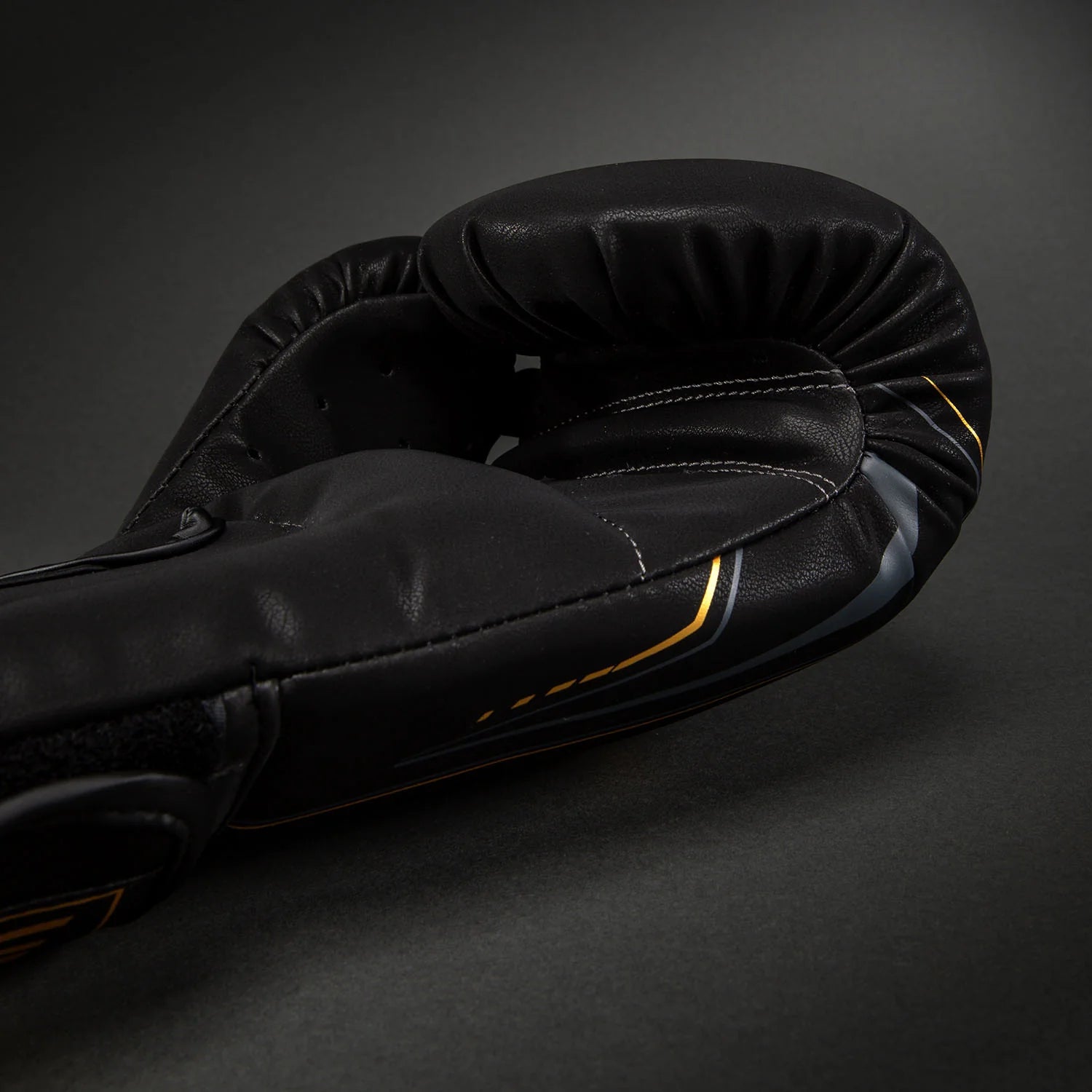 Guantes de boxeo Venum Streamline - Negro/Oro